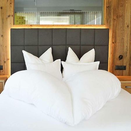 Hotel Trenker Braies  Exterior foto