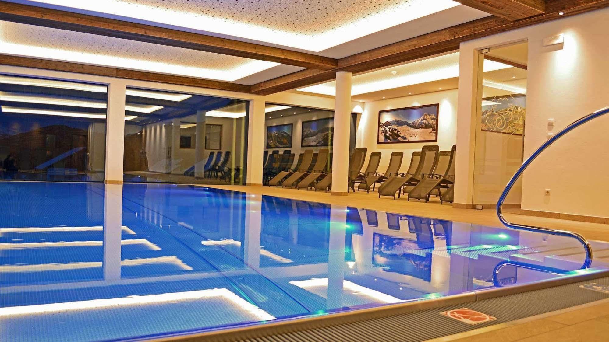 Hotel Trenker Braies  Exterior foto