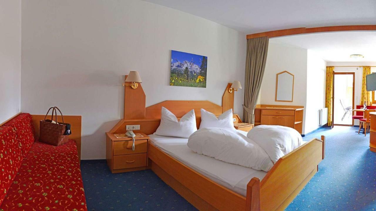 Hotel Trenker Braies  Exterior foto