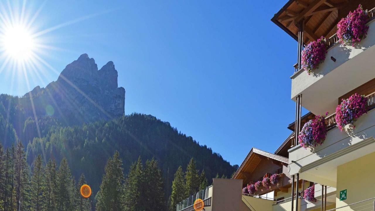 Hotel Trenker Braies  Exterior foto