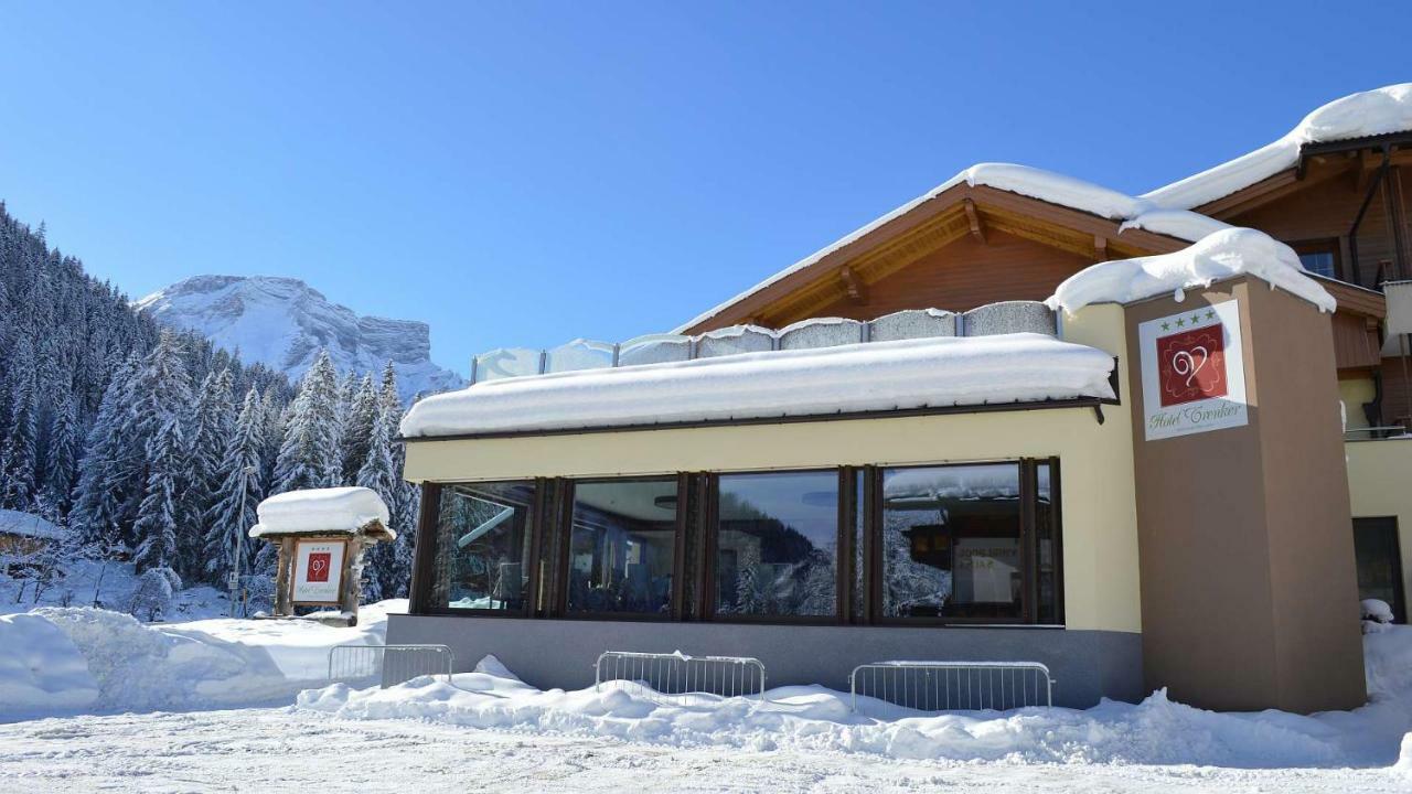 Hotel Trenker Braies  Exterior foto