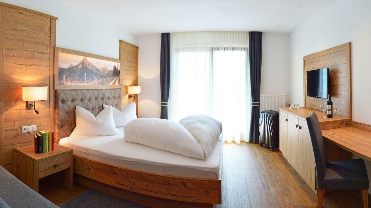 Hotel Trenker Braies  Exterior foto